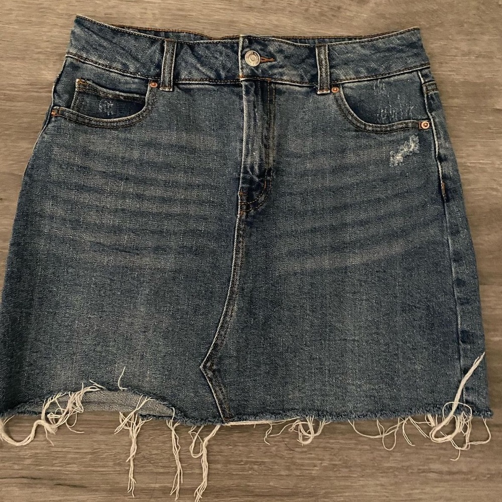 Cute frayed denim skirt